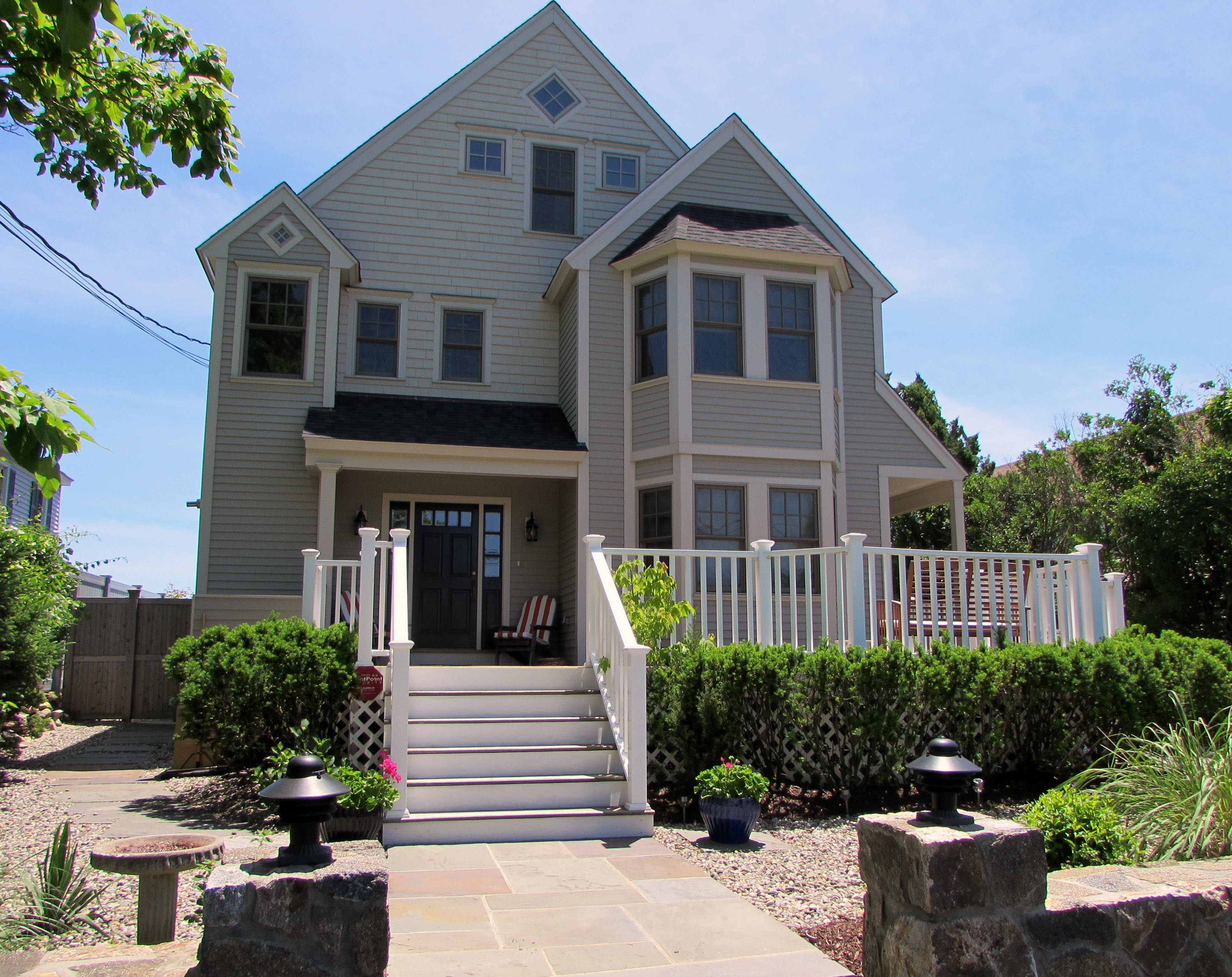 Stunning Fairfield Beach Home & Cottage Paradise