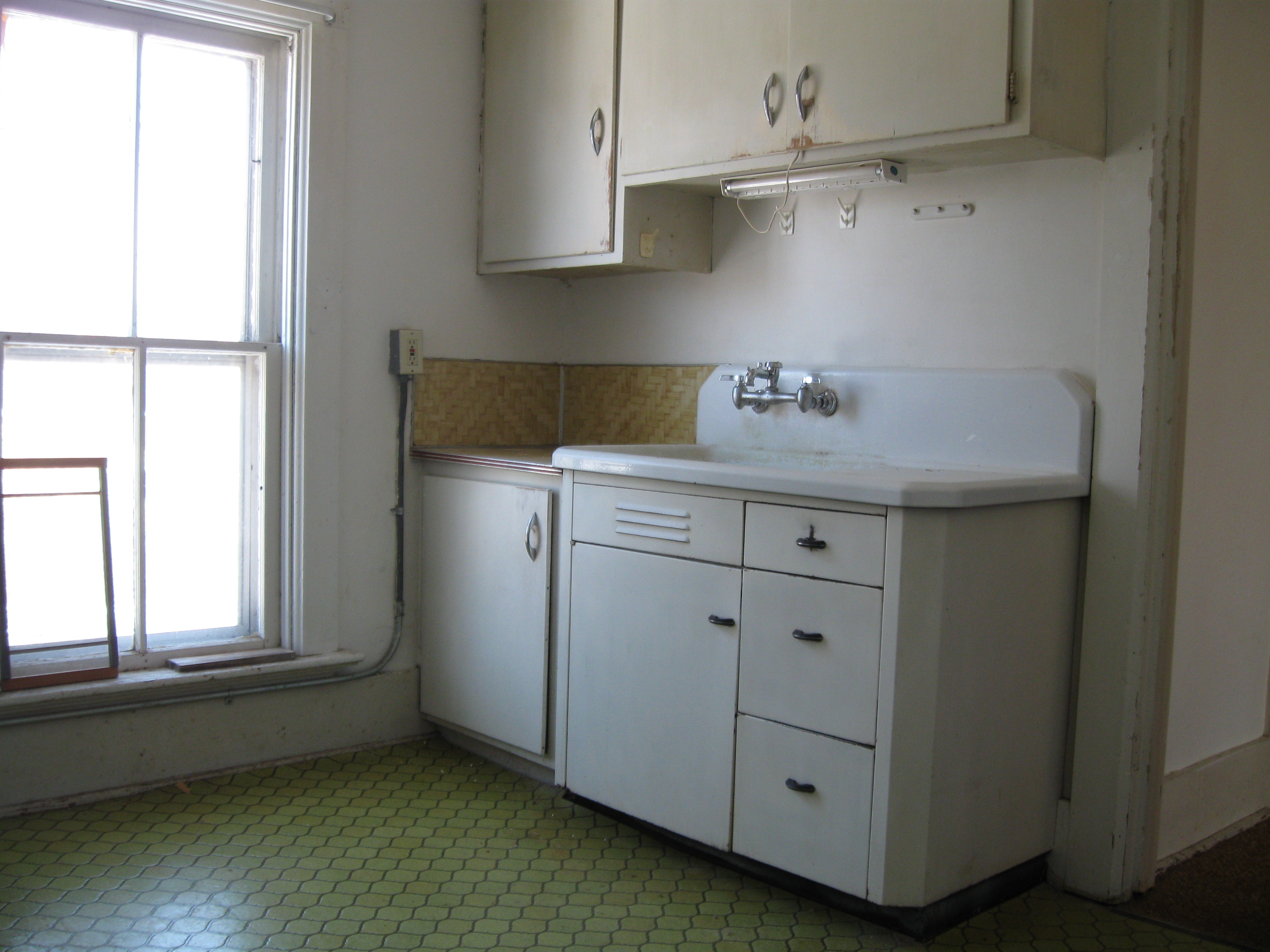 449 Upper Duplex with a Great View near UWSP Belts Do