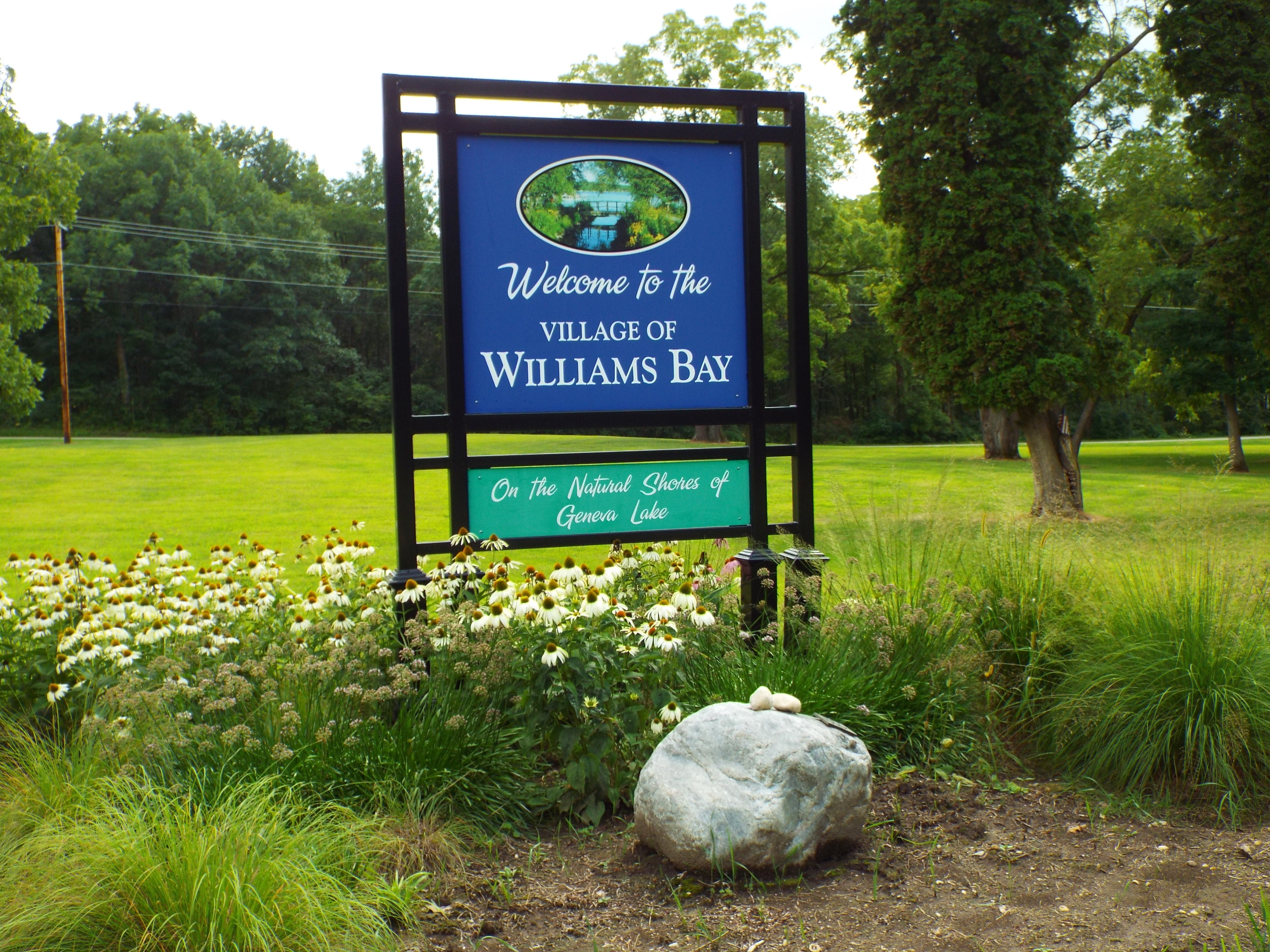 45 Bedroom Cape Cod in Williams Bay Near Geneva Lake