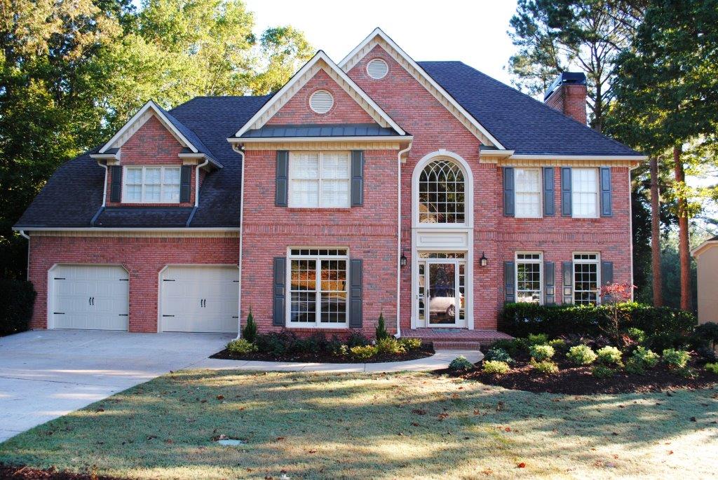 Golf and Lake Views In Woodstock, GA