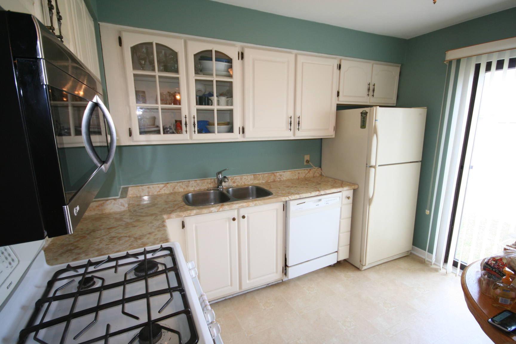 Detached Home for Sale in Barrie Ontario, Rental 210,000