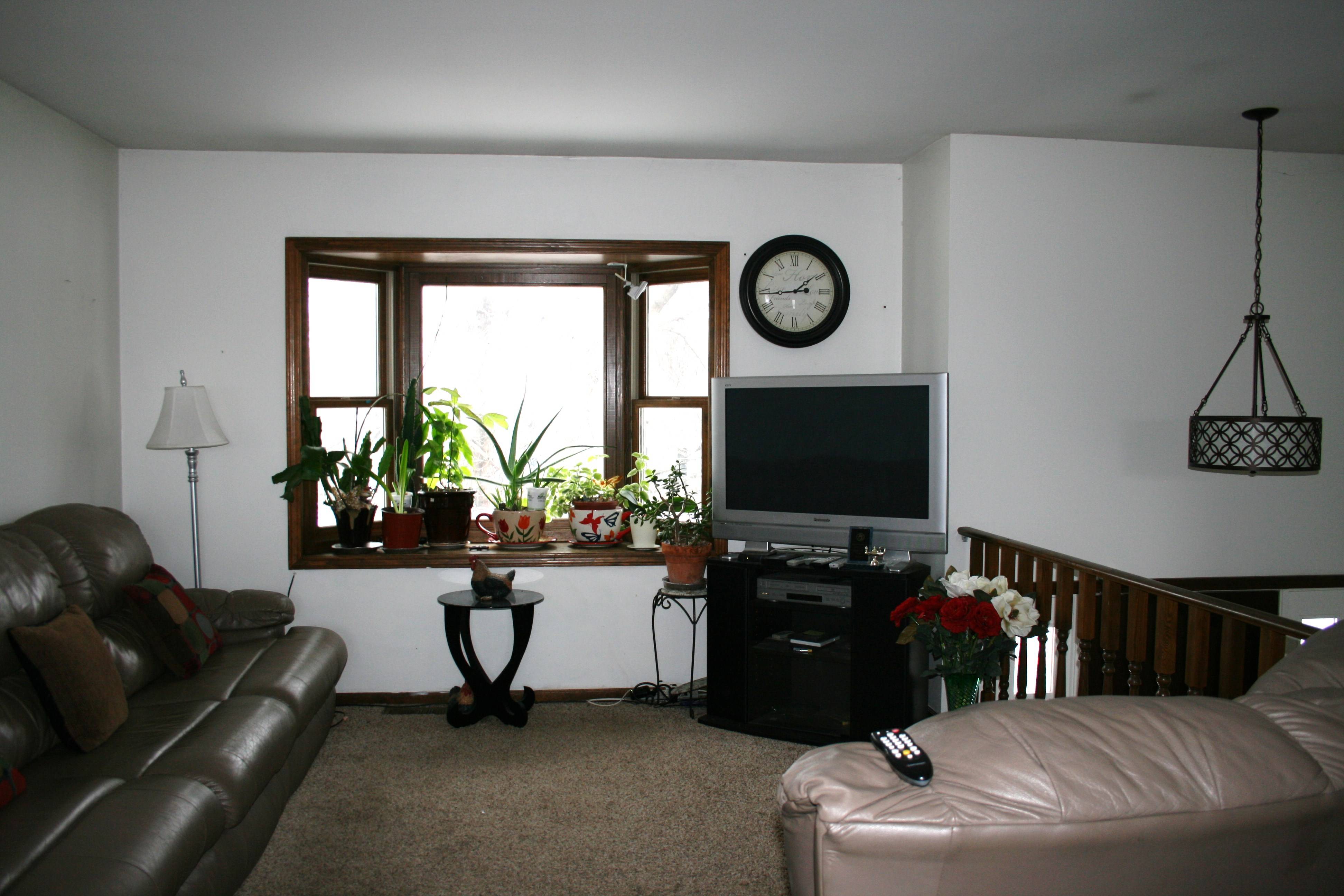 Summer Barbecue Ready! Raised Ranch in Oswego, IL