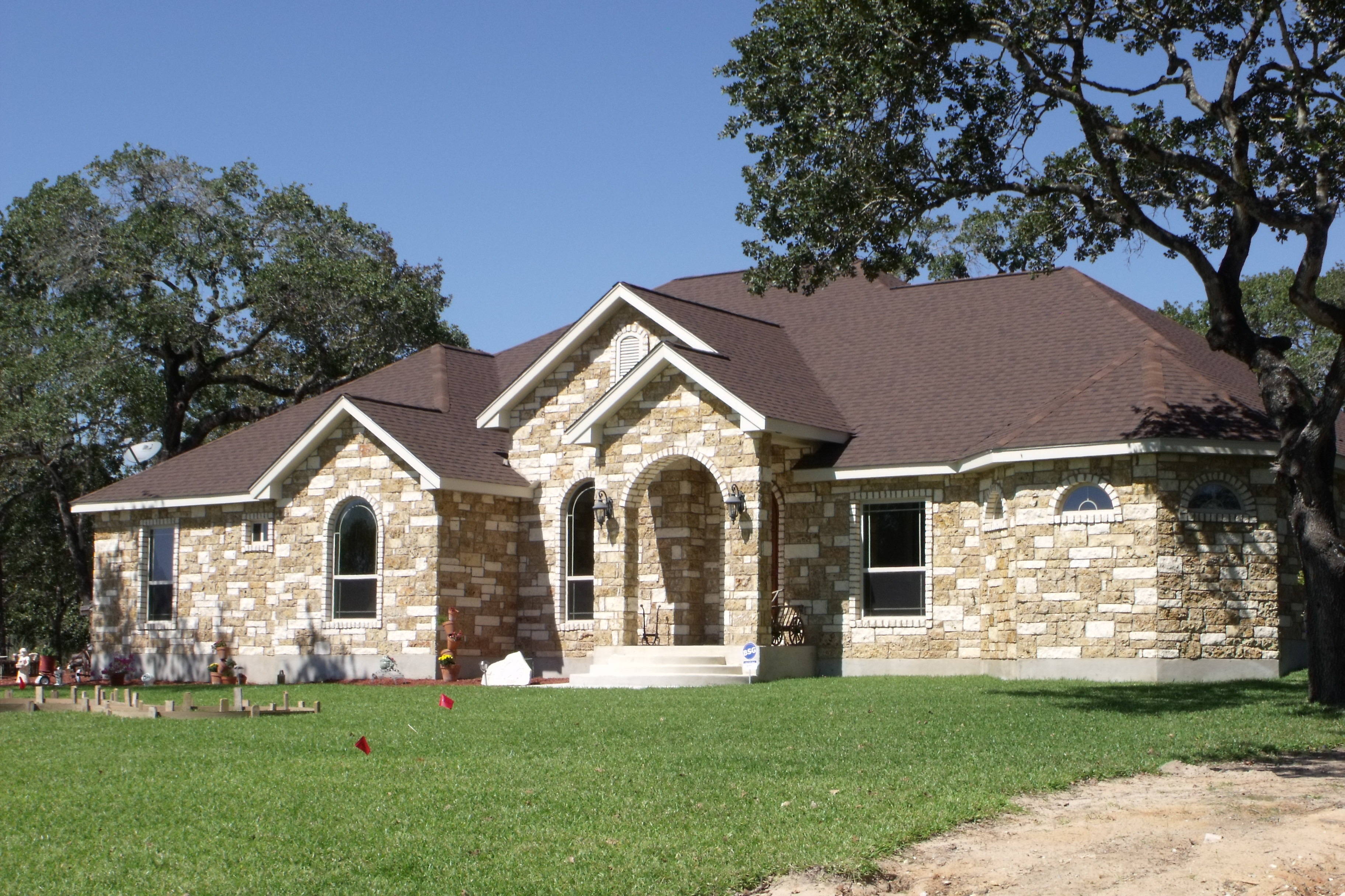 Want to know about La Vernia, TX?