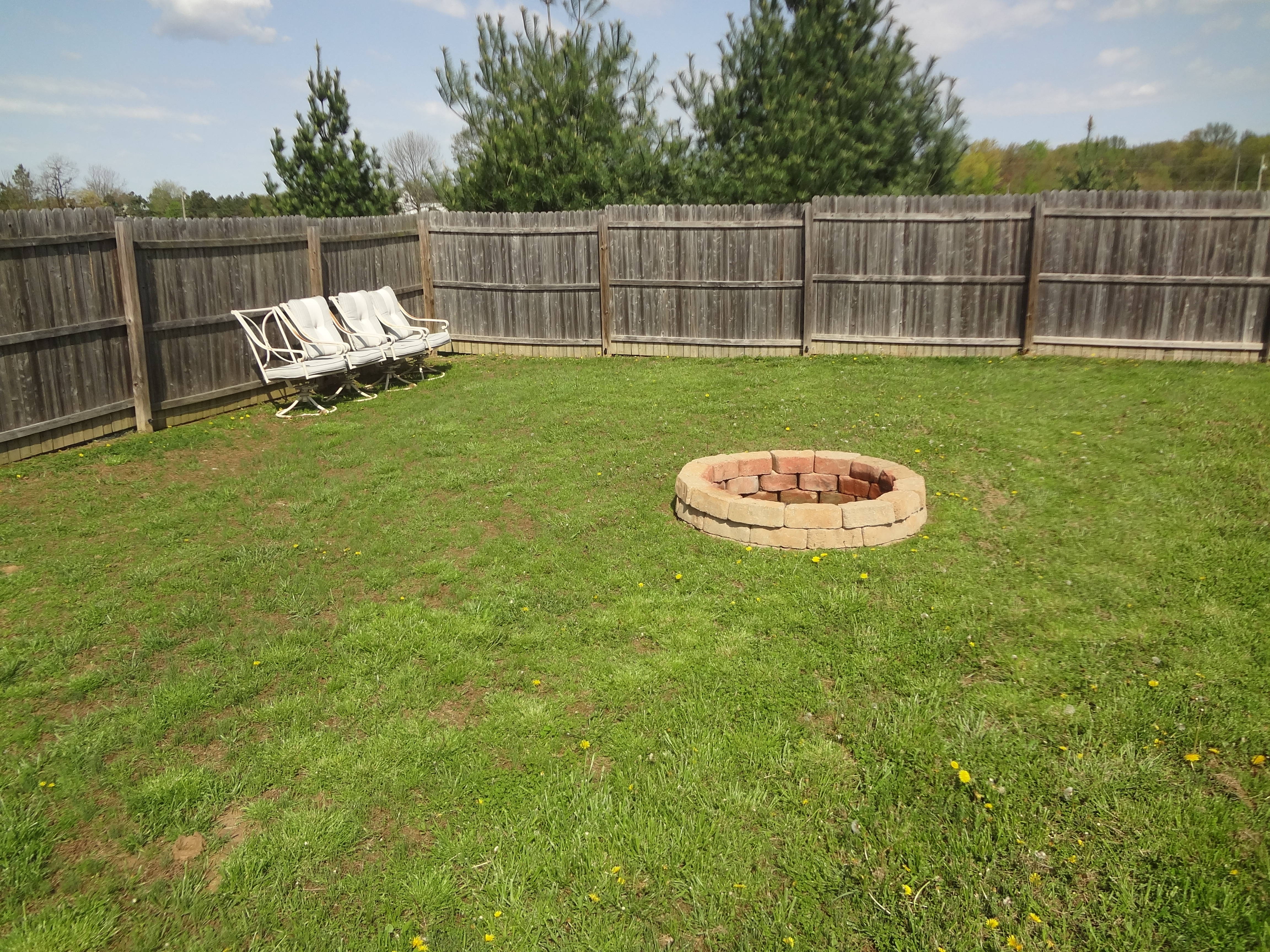 **PRICE REDUCED**20580 Fry Rd. Otisco, IN 47163