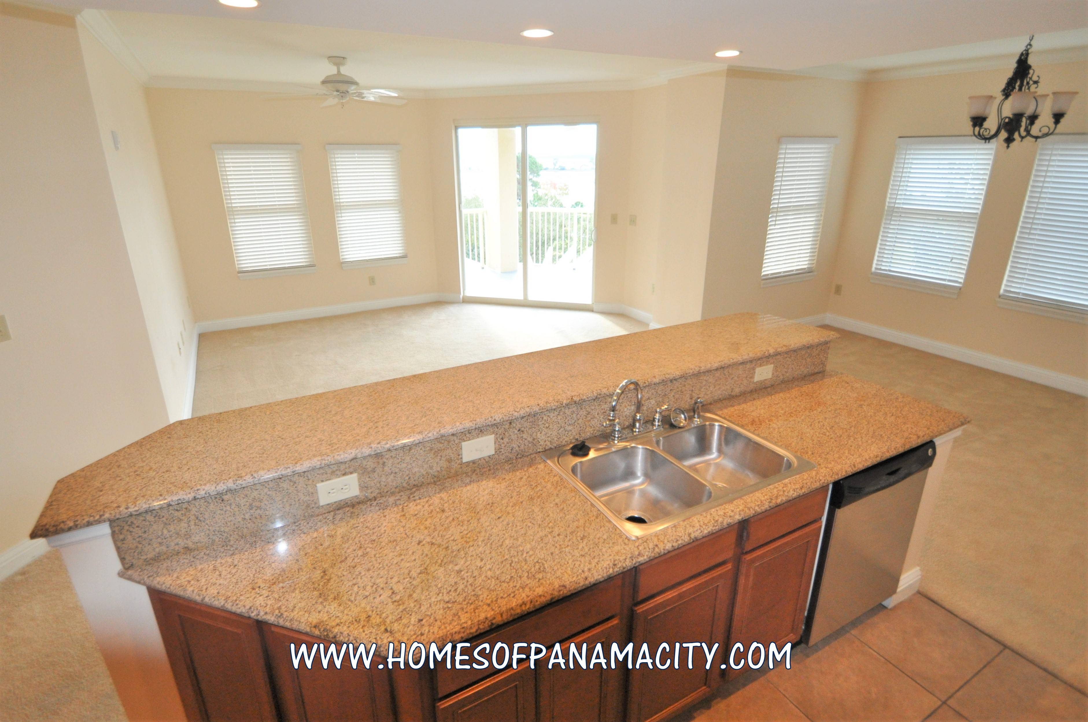 NEWLY LISTED BAY POINT CONDO IN PANAMA CITY!!!