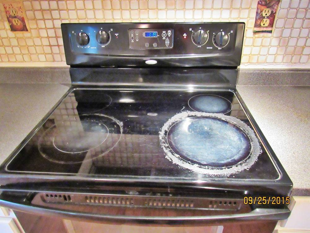 How To Clean, And Not To Clean, A Glass Cooking Surface
