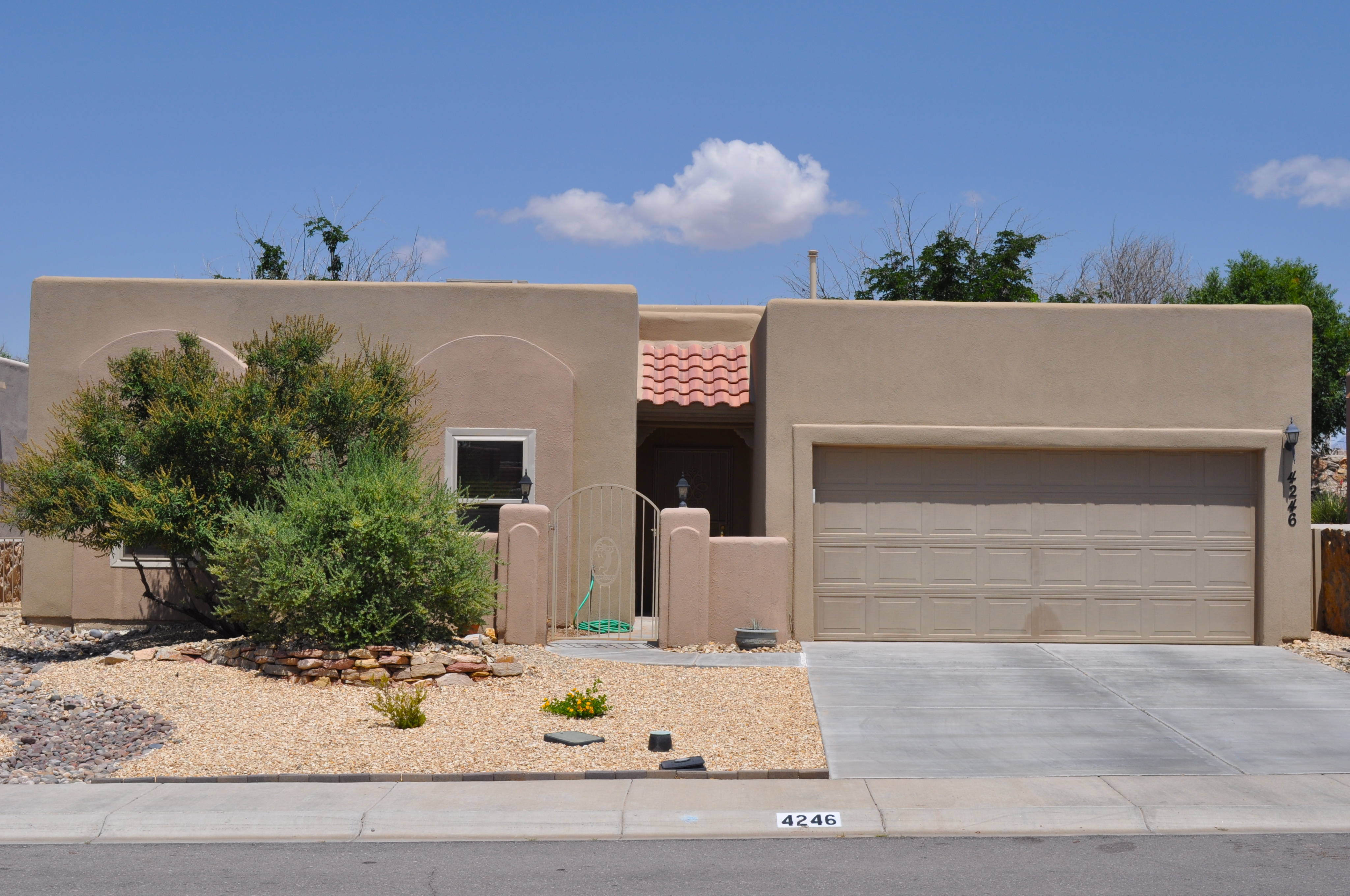 Under Contract! 4246 Trillium Drive, Las Cruces, NM 880