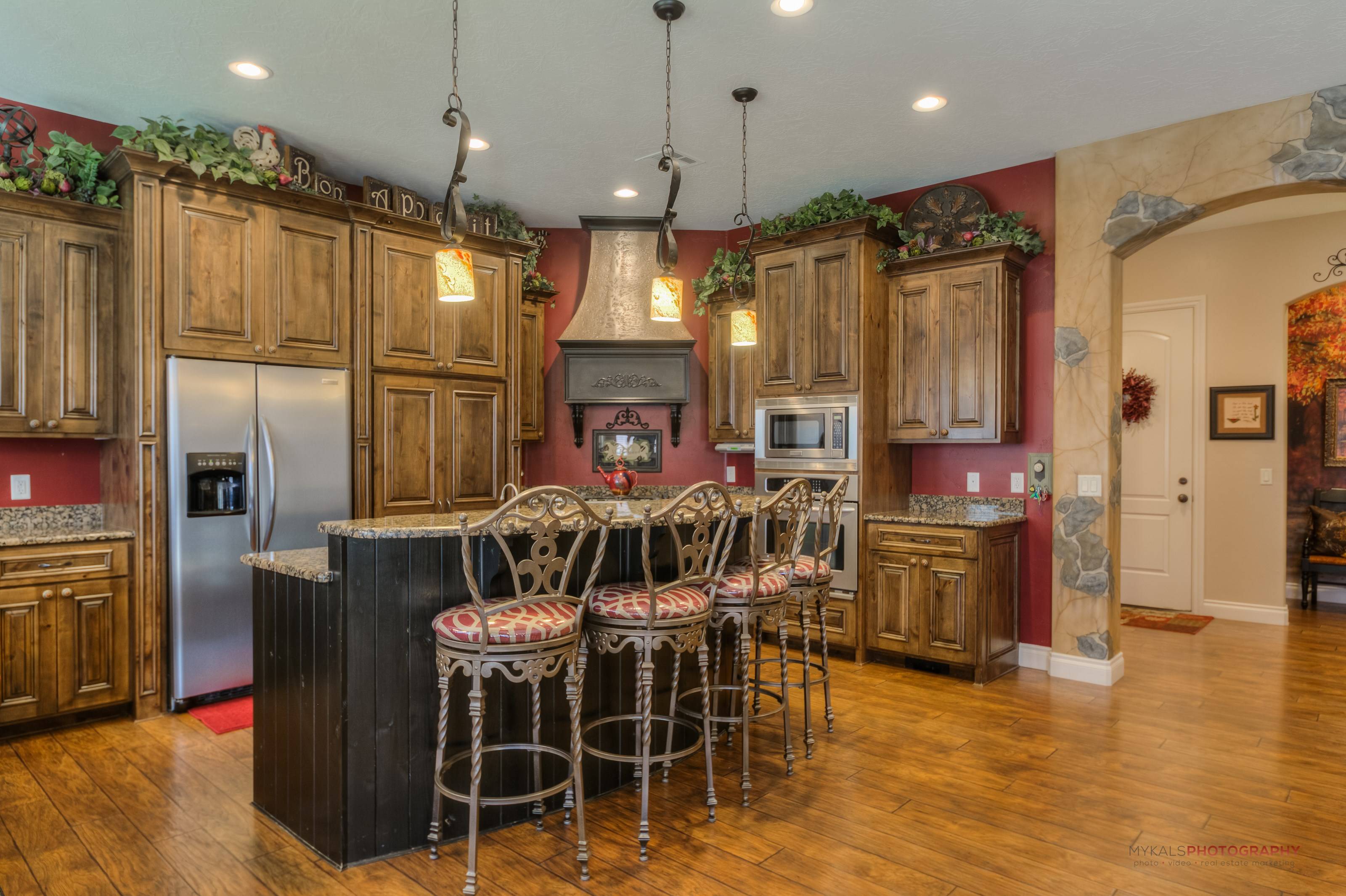 Custom Home For Sale in Santa Clara UT