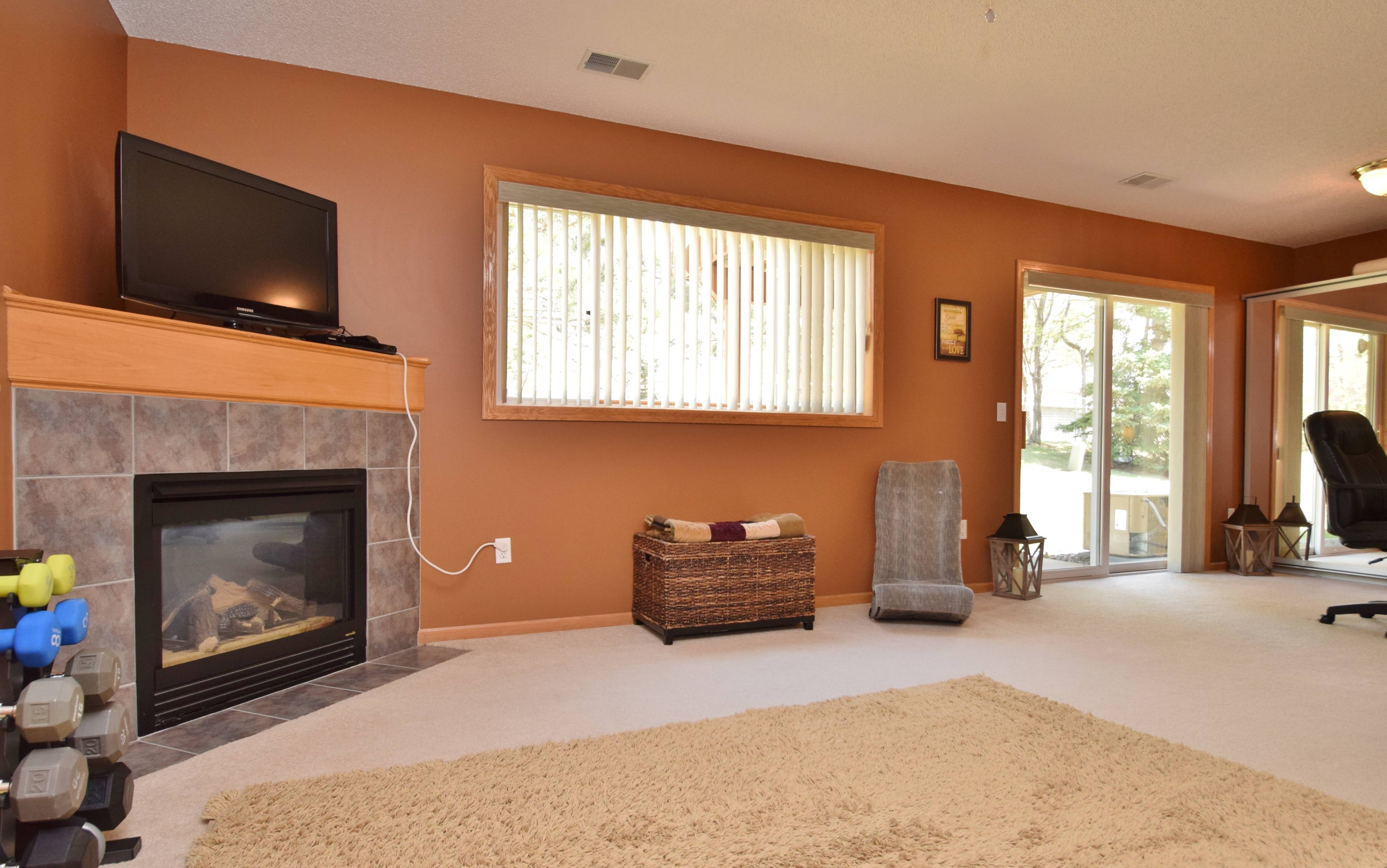 Unique end unit town home in Anoka for sale