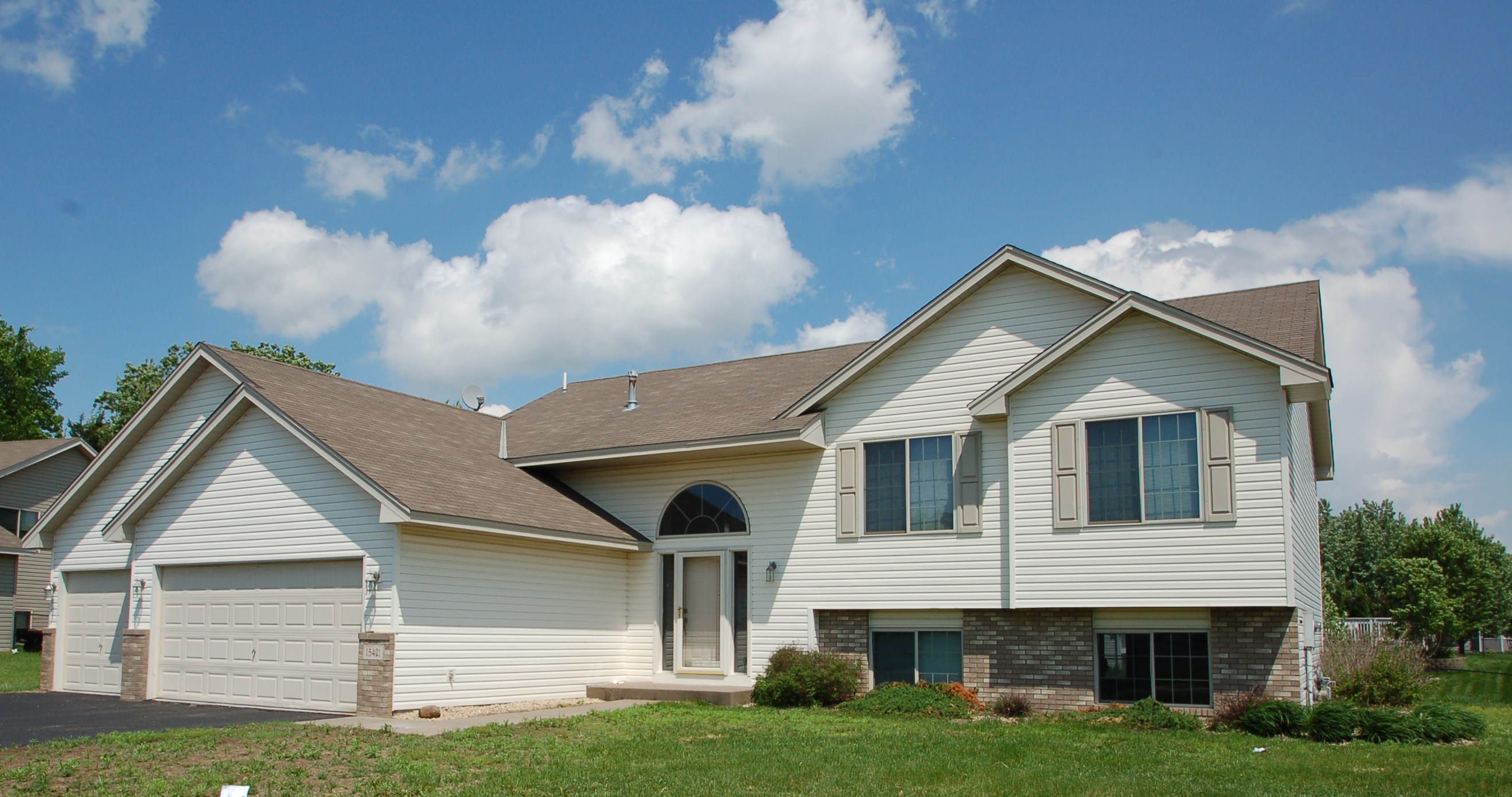 Spacious split entry home in Andover