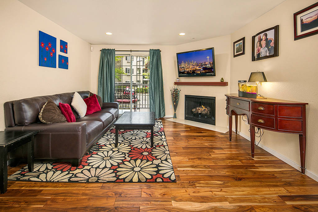 Downtown Kirkland Condo For Sale