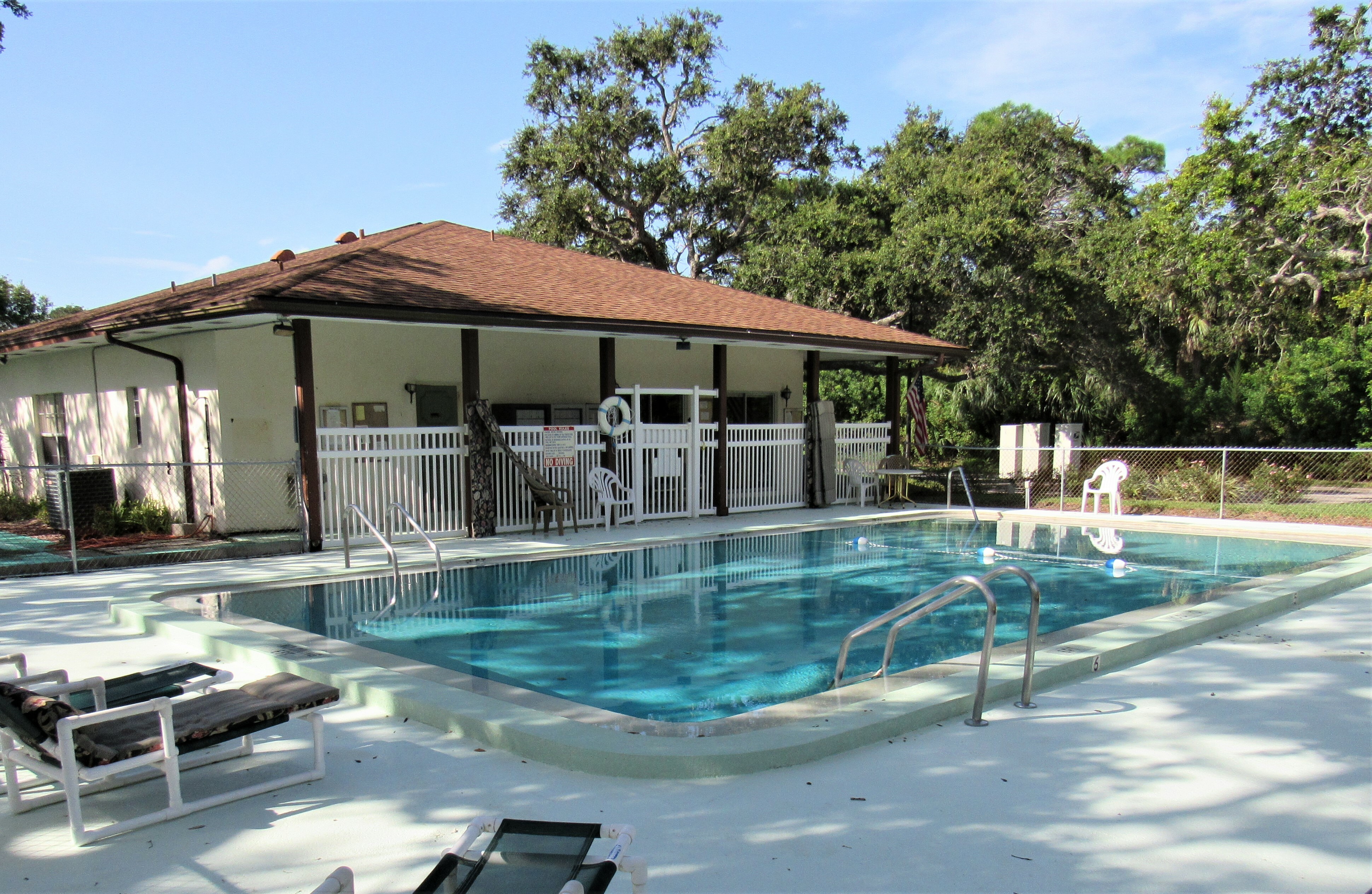 Under Contract 3/2.5 Townhouse w/ Private Pool, Indian