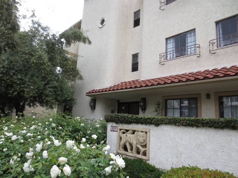 Pasadena CA The Madison Condos at 227 South Madison Ave