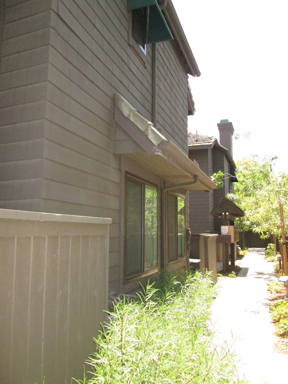 Cedar Ridge Townhomes with Garages in Madison Heights