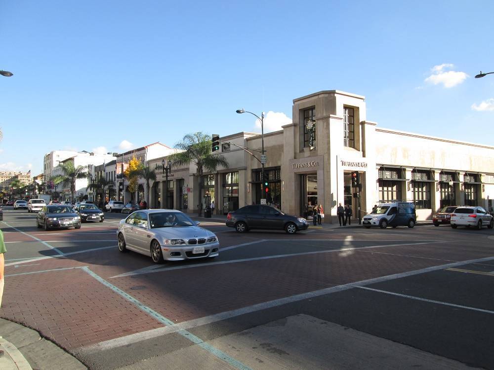 Orange Grove Village Townhomes with Garages in Pasadena