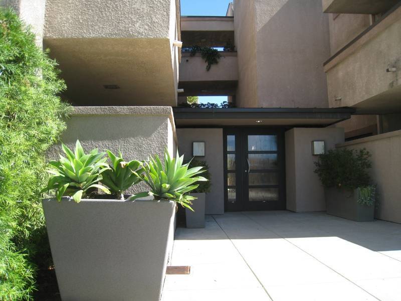 Pasadena Condos and Townhomes in Madison Heights