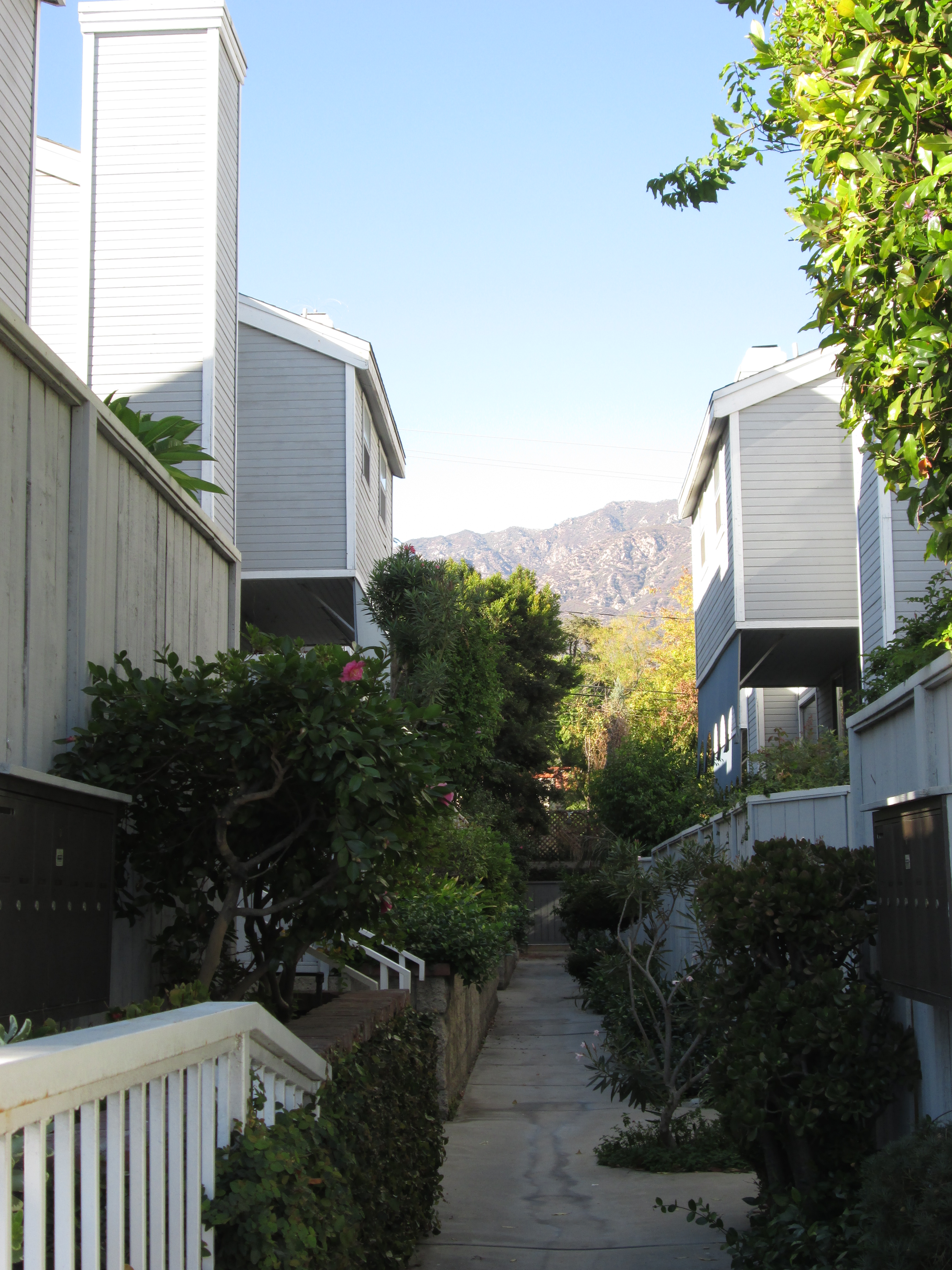 Pasadena CA Bridgewater Townhomes on Washington Blvd for Sale