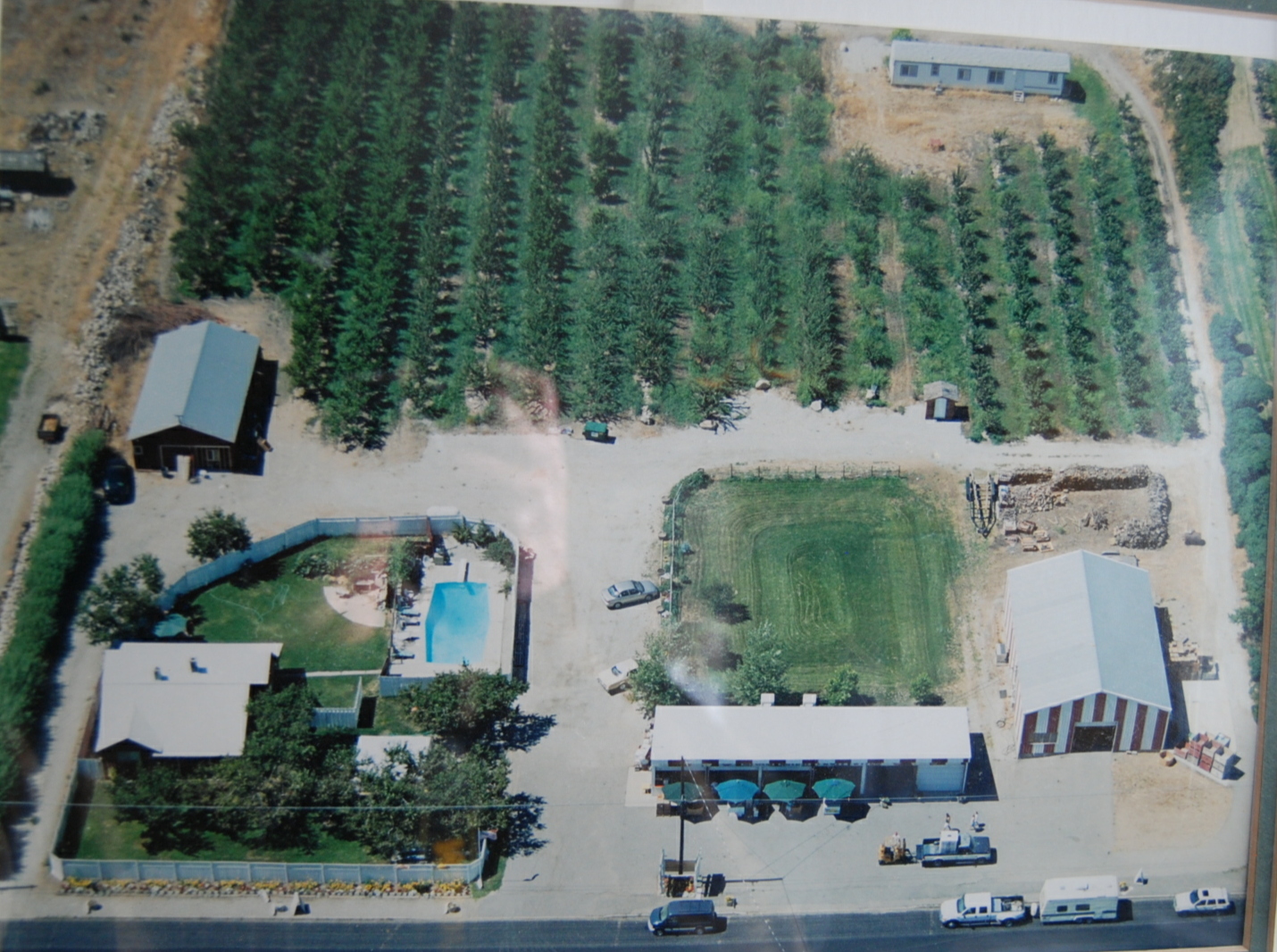Trader John's Lake Entiat Fruit Stand! 14360 US 97A Eniat, WA 499k