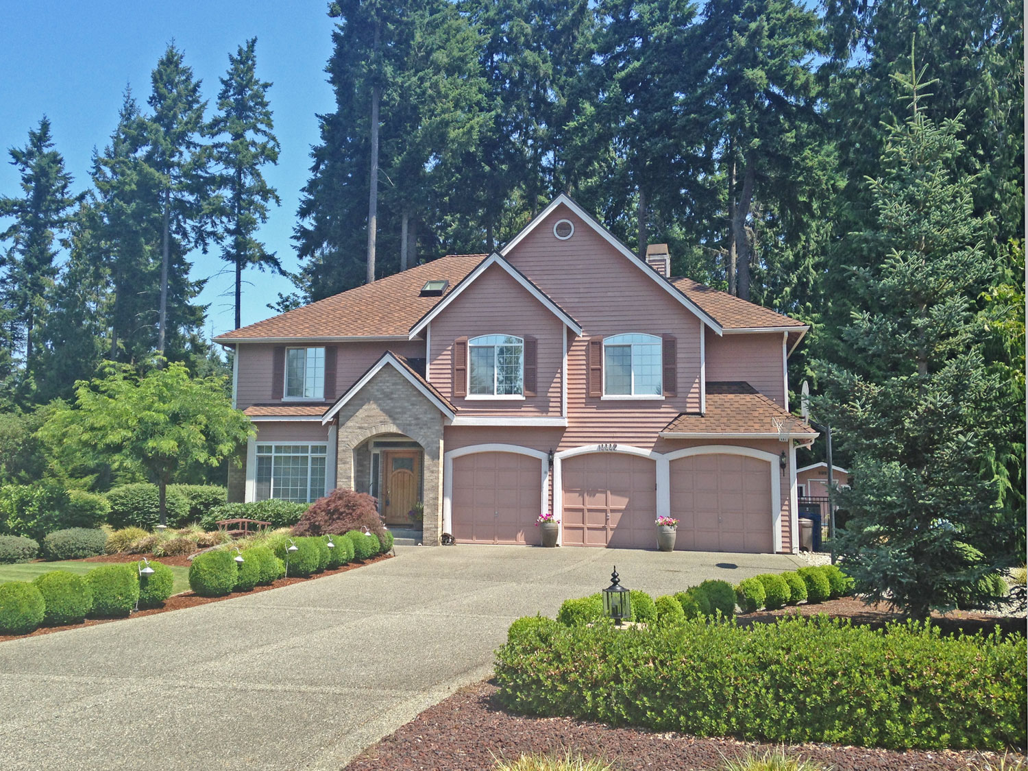 New Listing in East Renton Highlands Shy 1/2 Acre Custom Built 4 BR