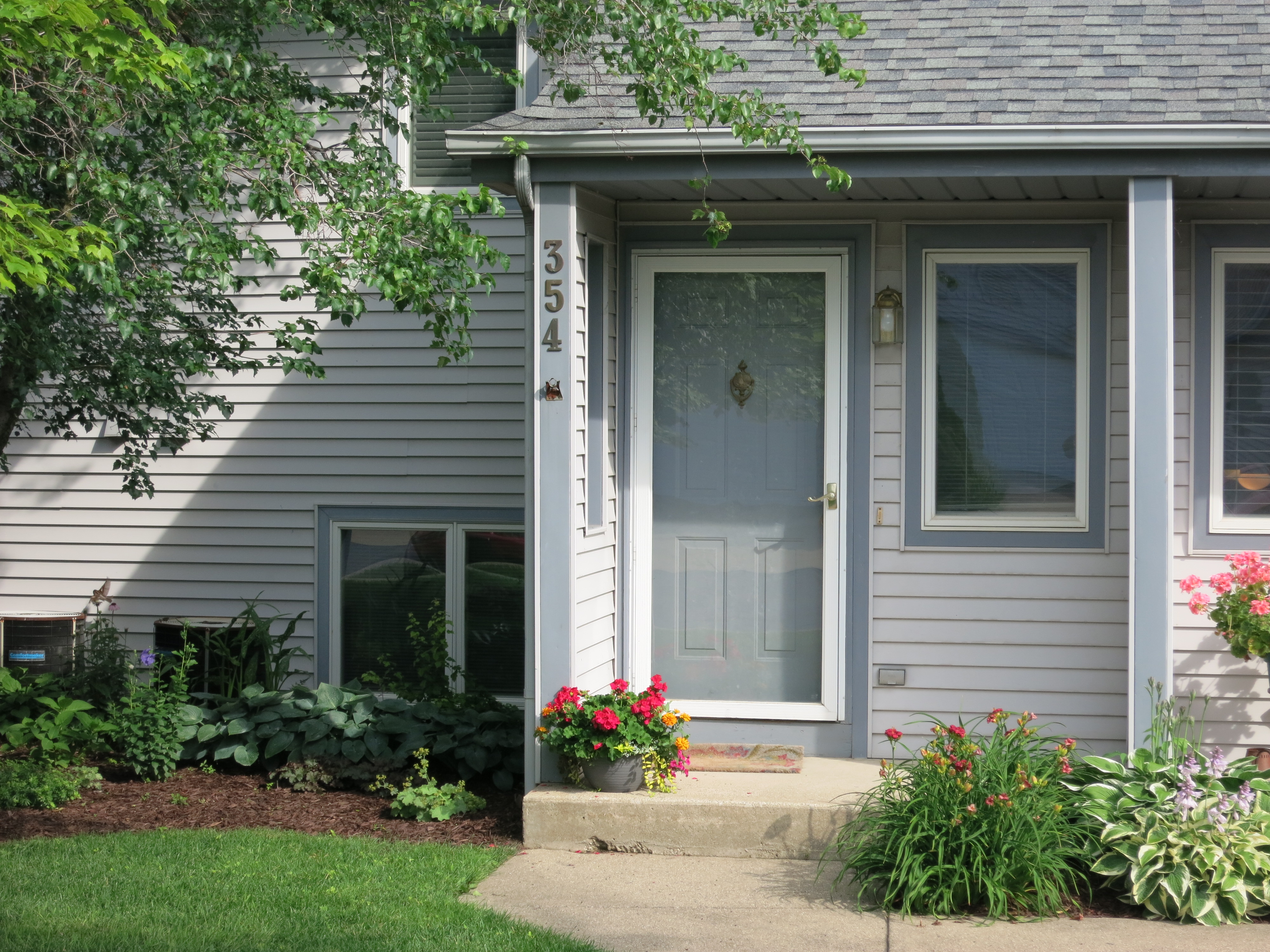 354 Mariners Cove, Douglas MI 49406 Lake condo in a resort community