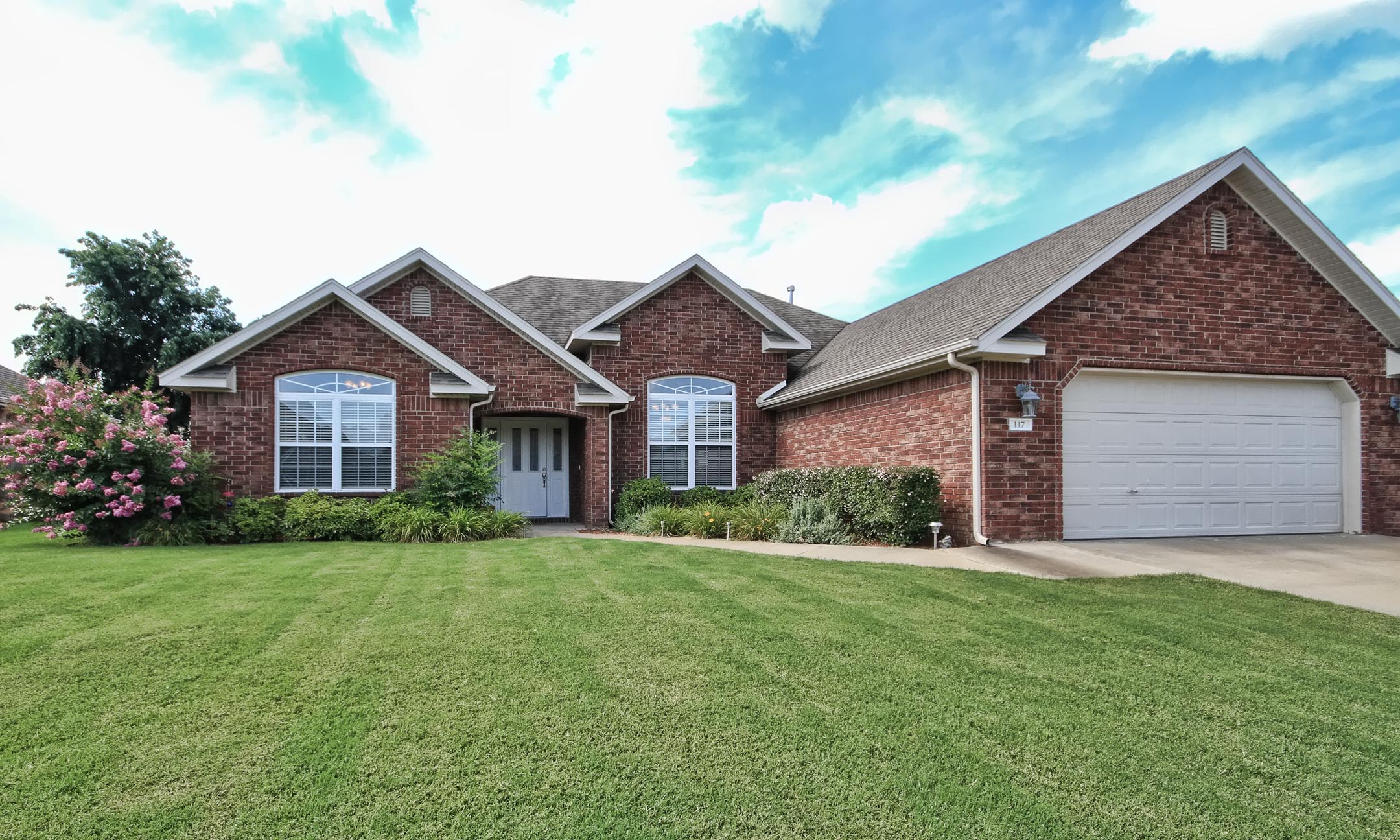 Homes for Sale in Centerton, AR 117 Skinner St.