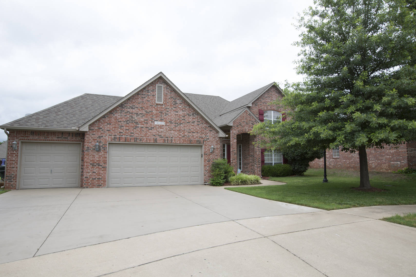 Beautiful Large Home for Sale in Coffee Creek, Owasso O