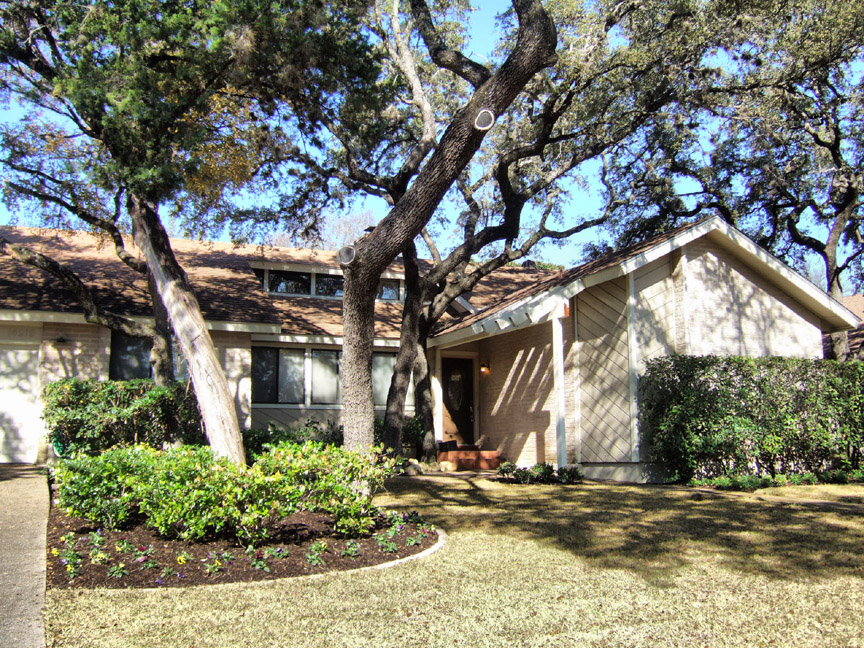 Charming home for sale at 402 Tammy Drive, San Antonio, Texas 78216