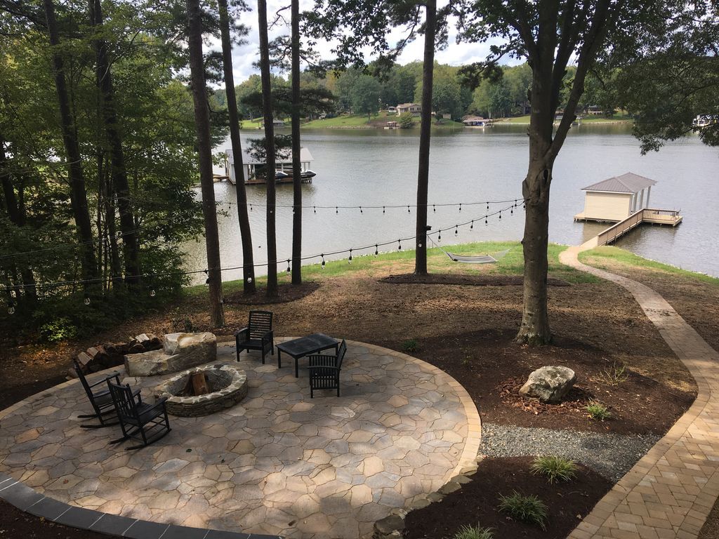 Break Away CottageMake Great Memories on Hyco Lake Sem