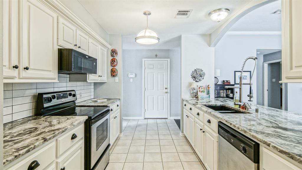 Homes for Sale in Conroe 439 Oak Chase Dr., Conroe, TX