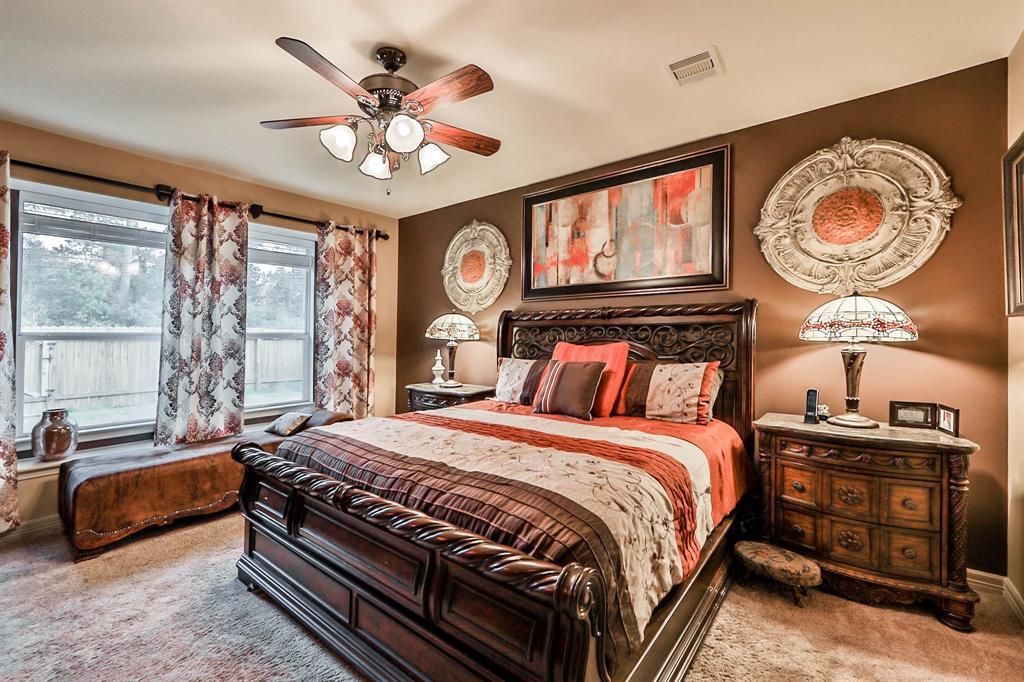 Homes for Sale in Conroe 439 Oak Chase Dr., Conroe, TX