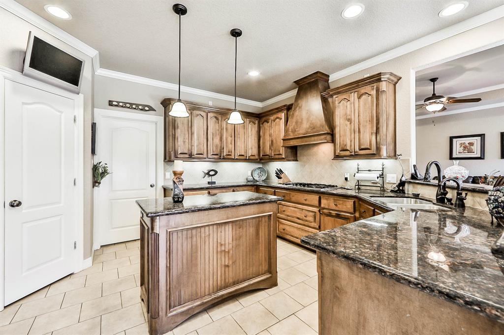 Homes for Sale in Clute 105 Widgeon Dr., Clute, TX 775