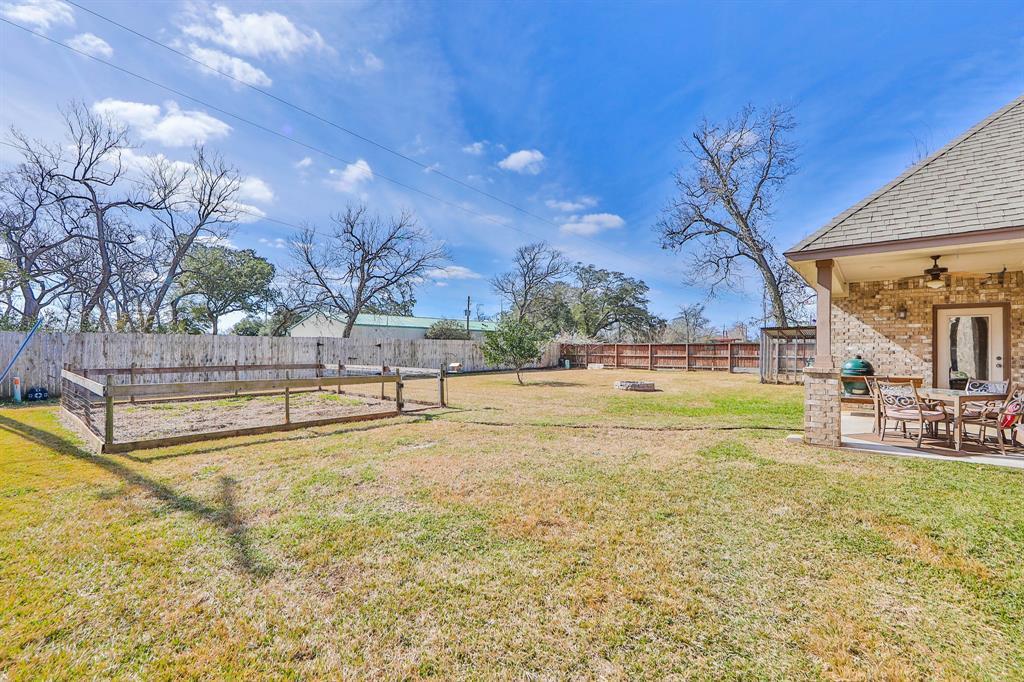 Homes for Sale in Clute 105 Widgeon Dr., Clute, TX 775