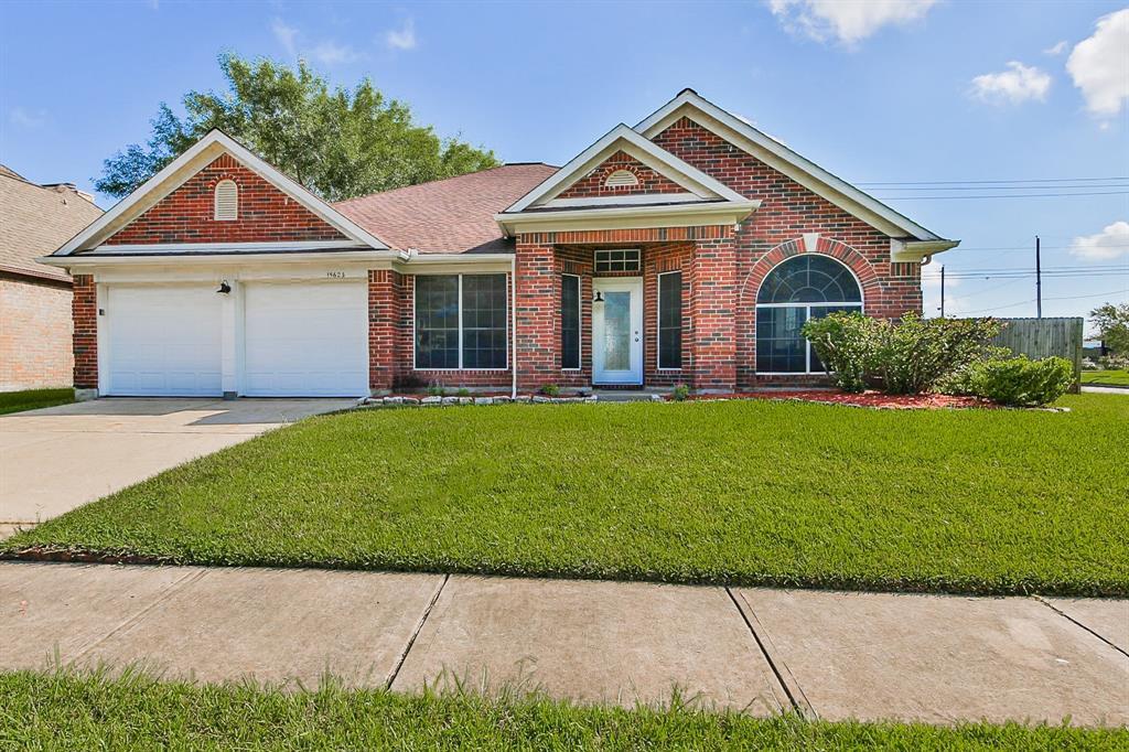 Homes for Sale 15623 Contender Ln., Friendswood, TX 77