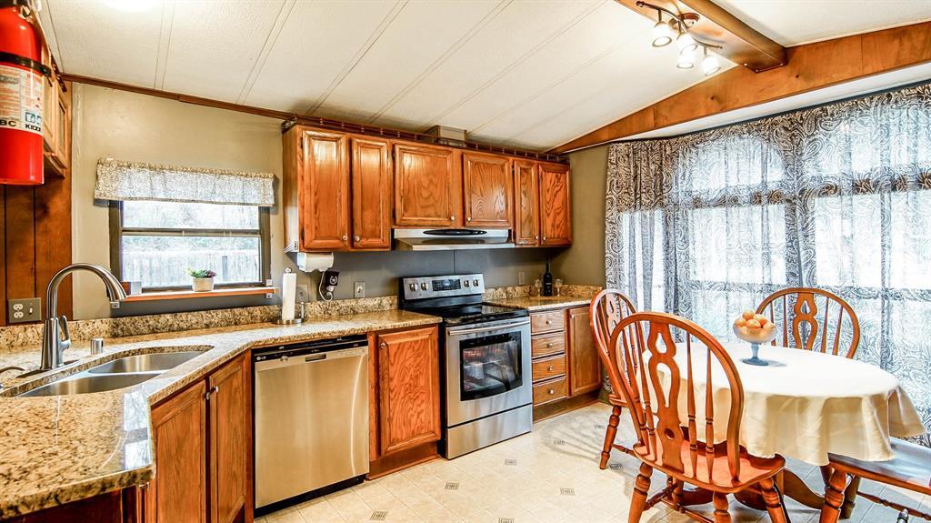 Homes for Sale in Porter 17739 Lakeview Dr., Porter, T