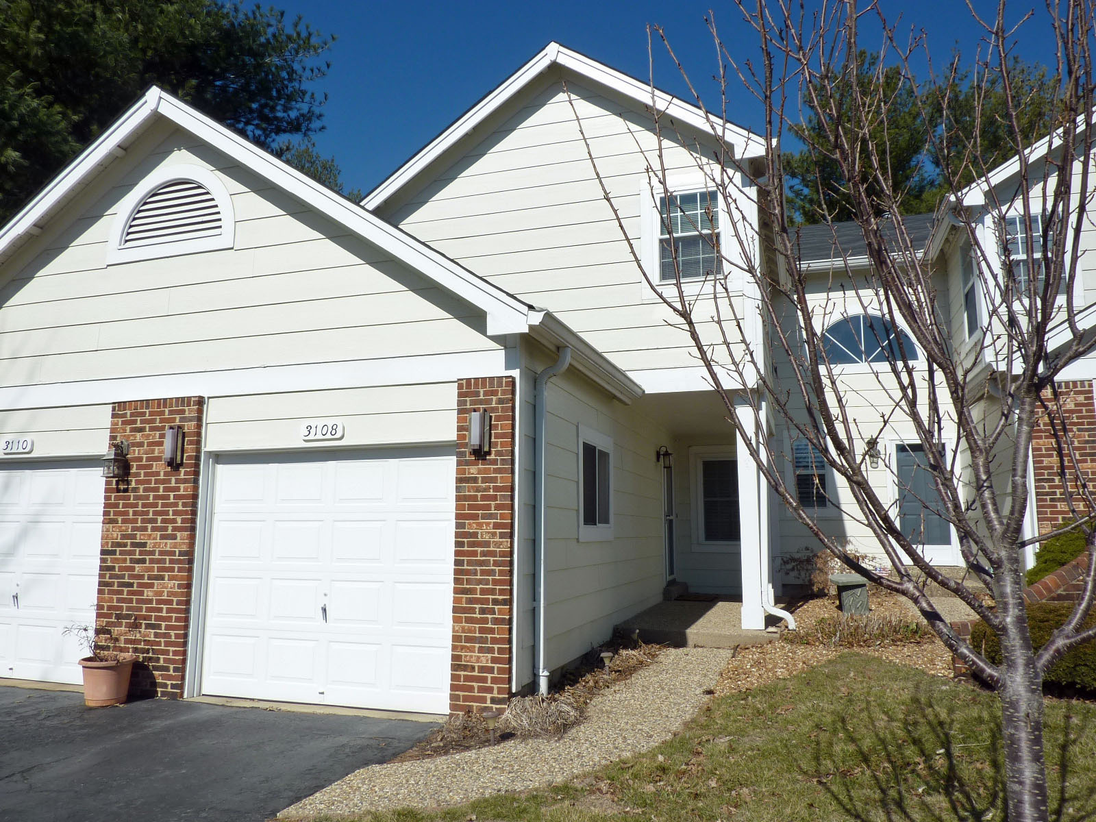 New Price On This Fantastic Condo Maryland Heights MO