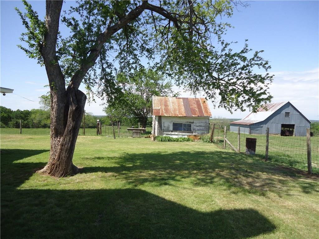 3427 County Road 107 Whitesboro TX Small house on 2 acr