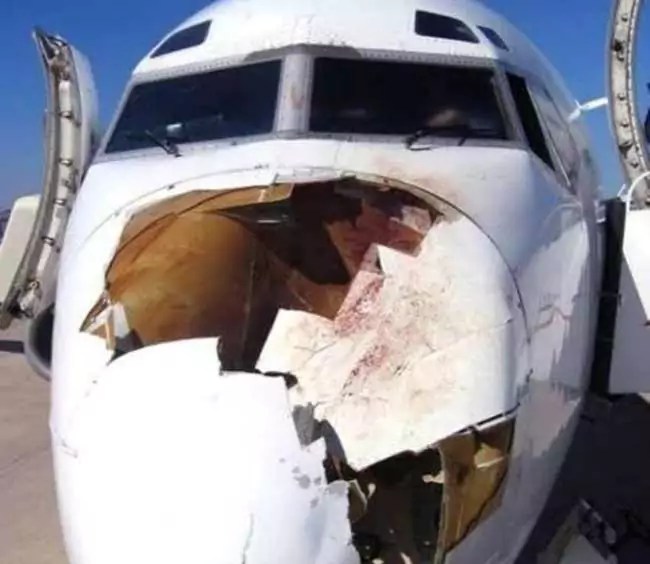 Lubumbashi un avion de Congo Airways entre en collision avec un motard sur la piste d