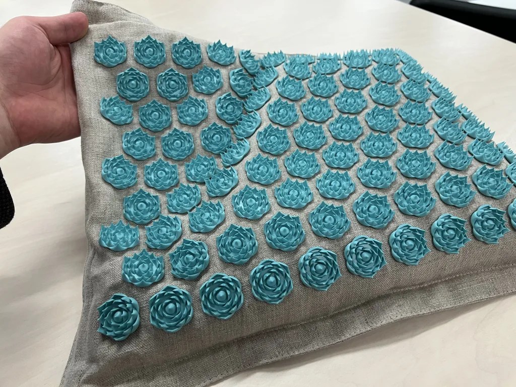 How To Use An Acupressure Pillow acupressureguide