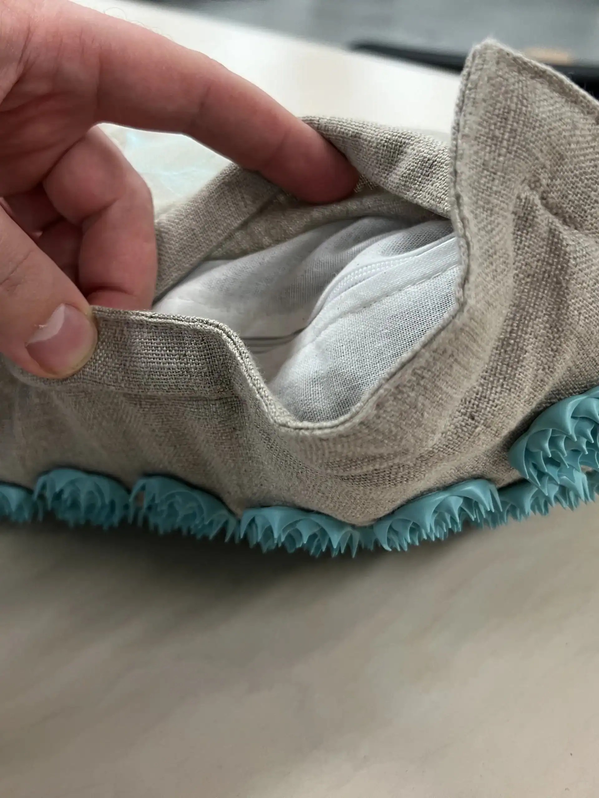 How To Use An Acupressure Pillow acupressureguide