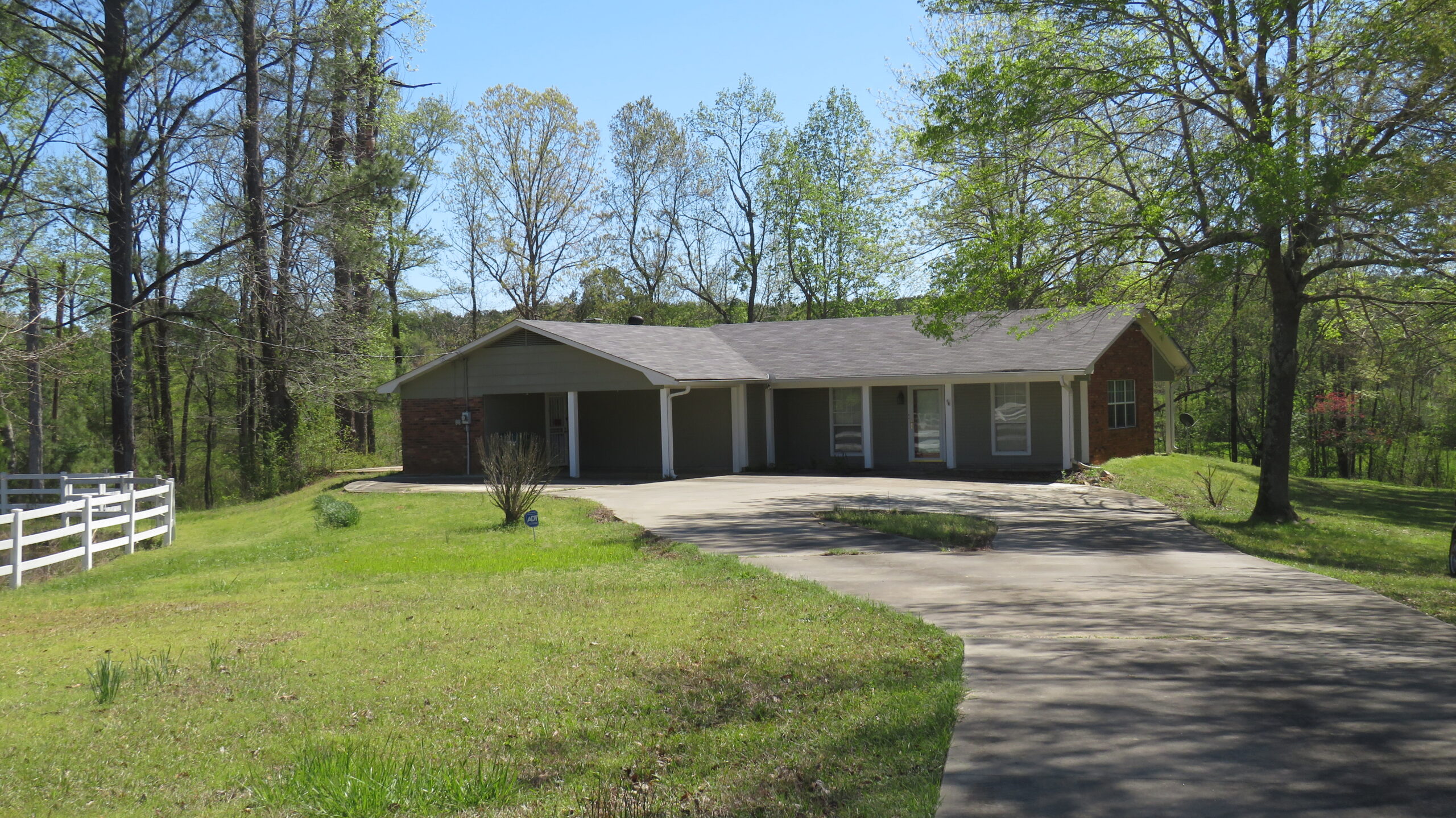 2494 Attala Rd 2210 Kosciusko, Ms. 39090 Adams Realty Kosciusko