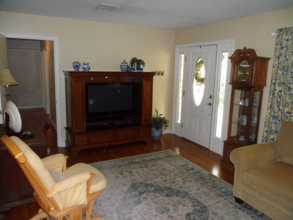 206 Cedar Lane Dr. Kosciusko, MS 39090 Adams Realty Kosciusko