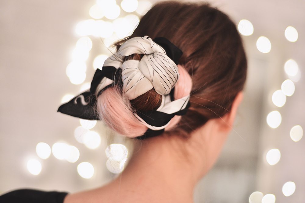 DIY Scarf bun (enkel, snabb & chic frisyr) • ADARAS Blogazine