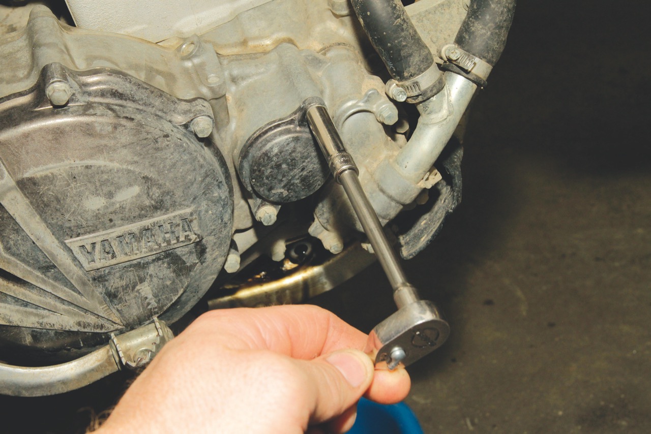 How To Change Engine Oil Australasian Dirt Bike Magazine