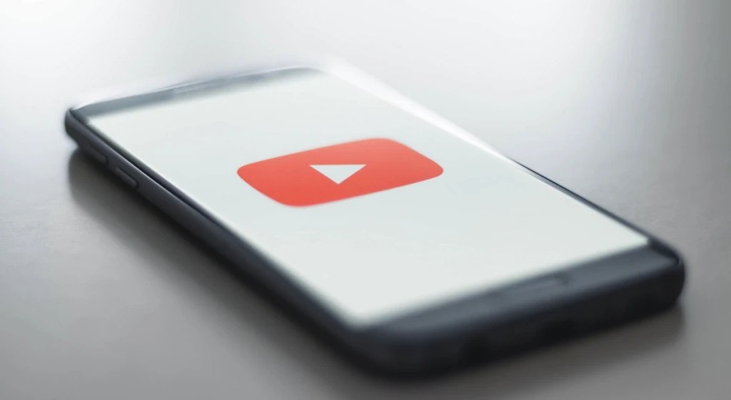 How to listen to YouTube in the background on Android without a Premium