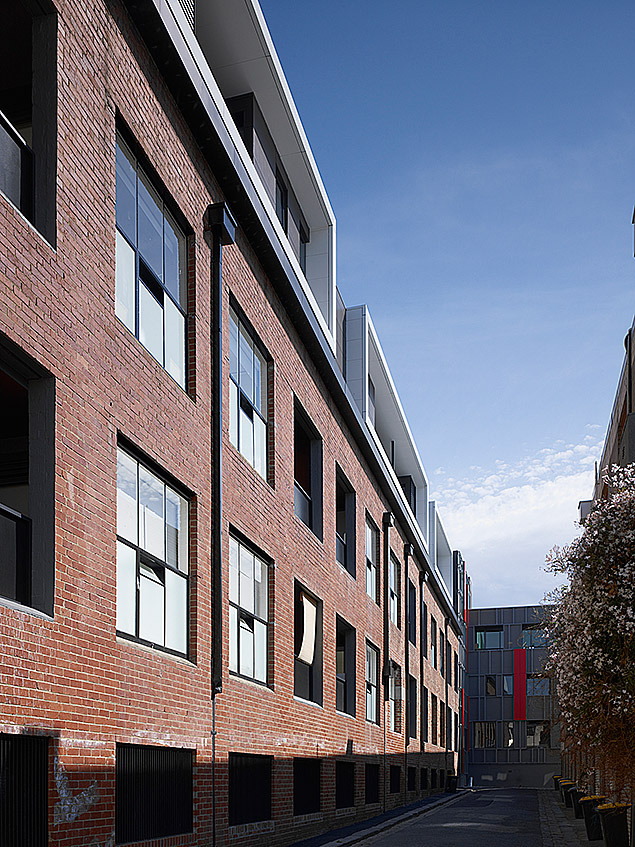 Rosso Apartments AdeB Architects