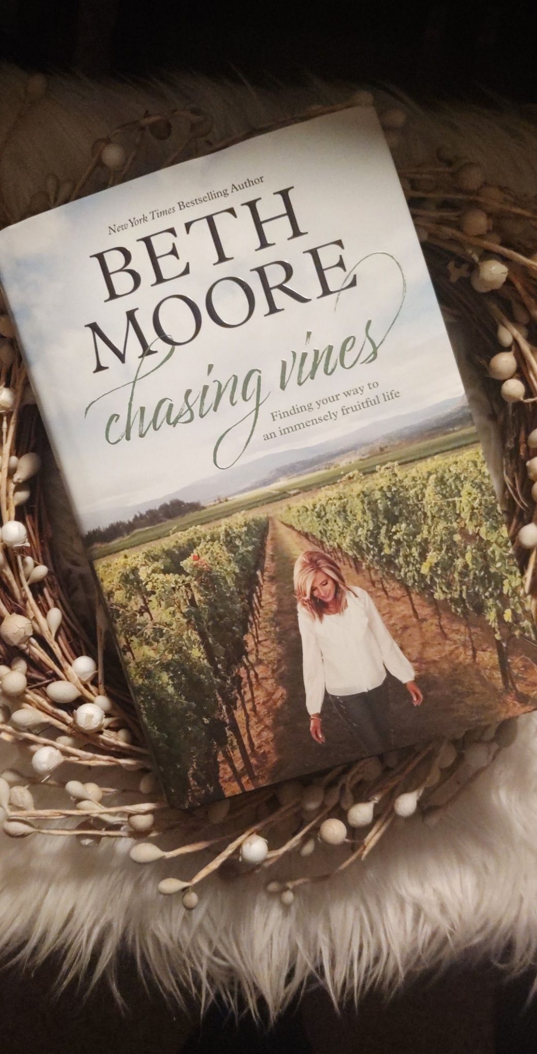 Read a Bit {Chasing Vines} ⋆ A Delightful Glow