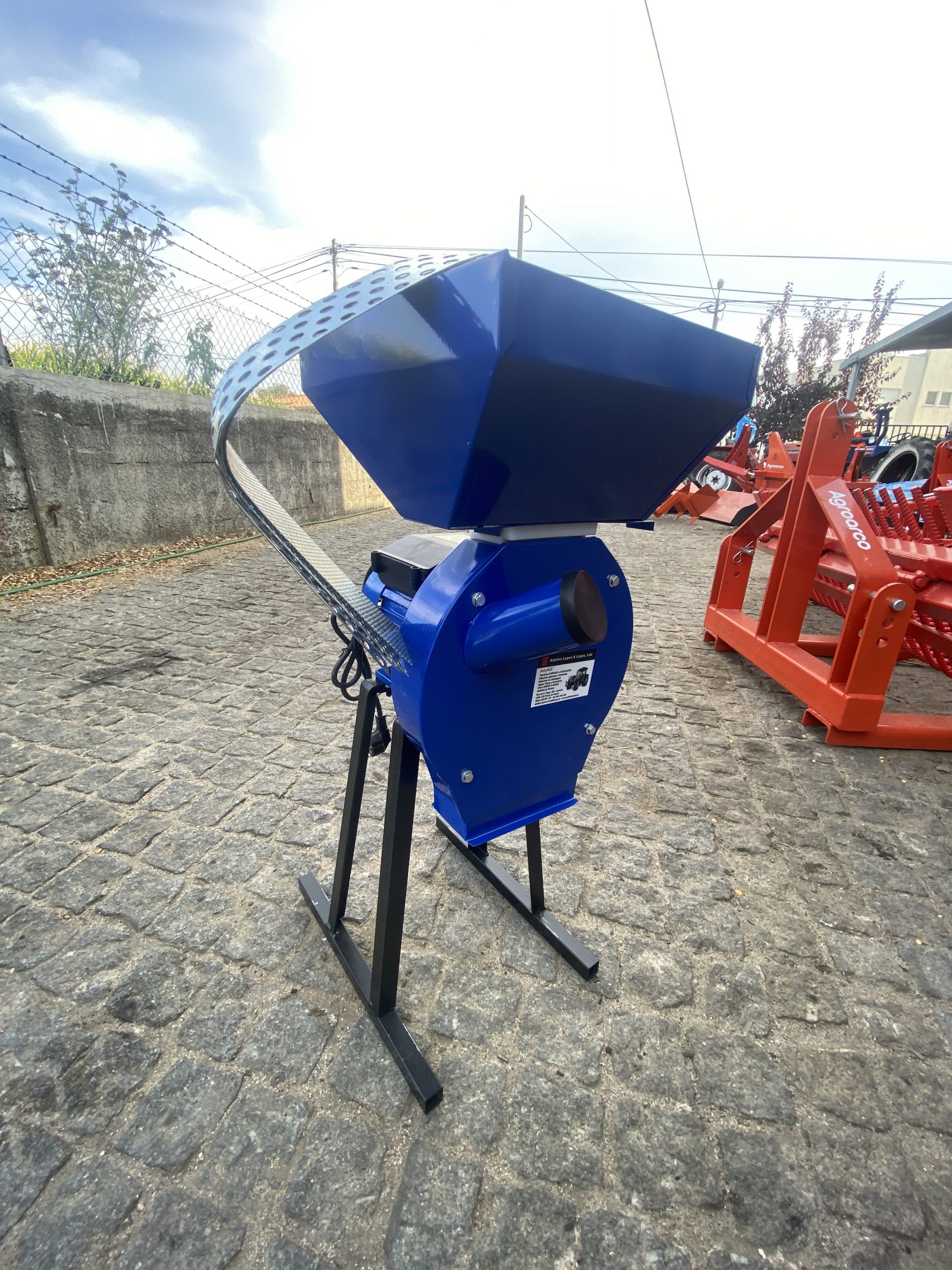 Moinho elétrico 1,5HP « Adelino Lopes & Lopes