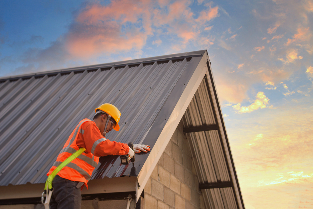 Advantages of Hiring a Roofing Contractor