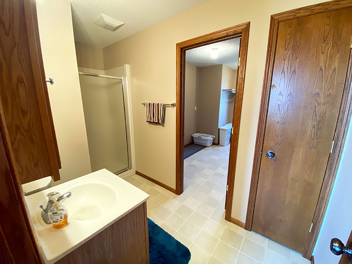 4 Bedroom Acreage Home in Elma, IA Landproz Listings