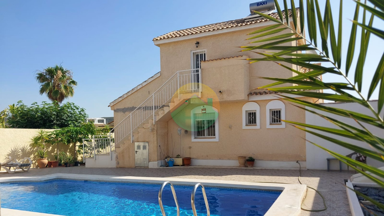 A 3 bedroom villa for sale in Mazarron, Costa Calida, Camposol with a
